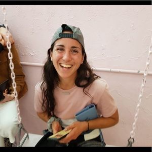 Meet your Posher, Laura